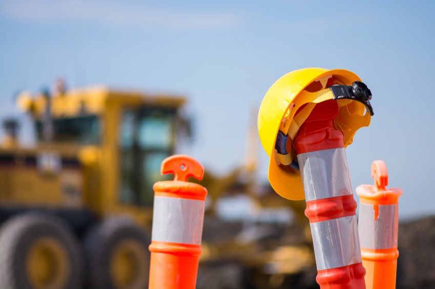 Image of a hard hat. Learn how OSHA’s new fasety datatbase rule can affect businesses.