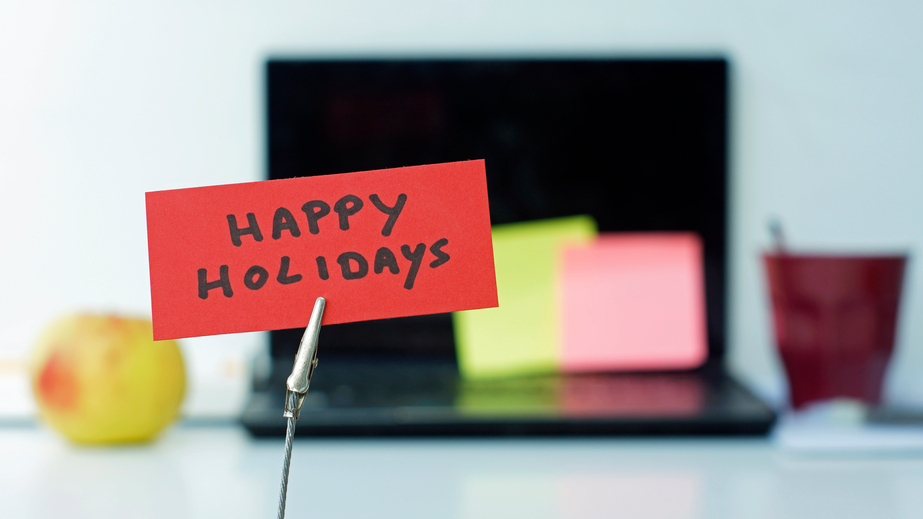 Image of a n office during the holidays. Contact GMS about HR management from a Professional Employer Organization.