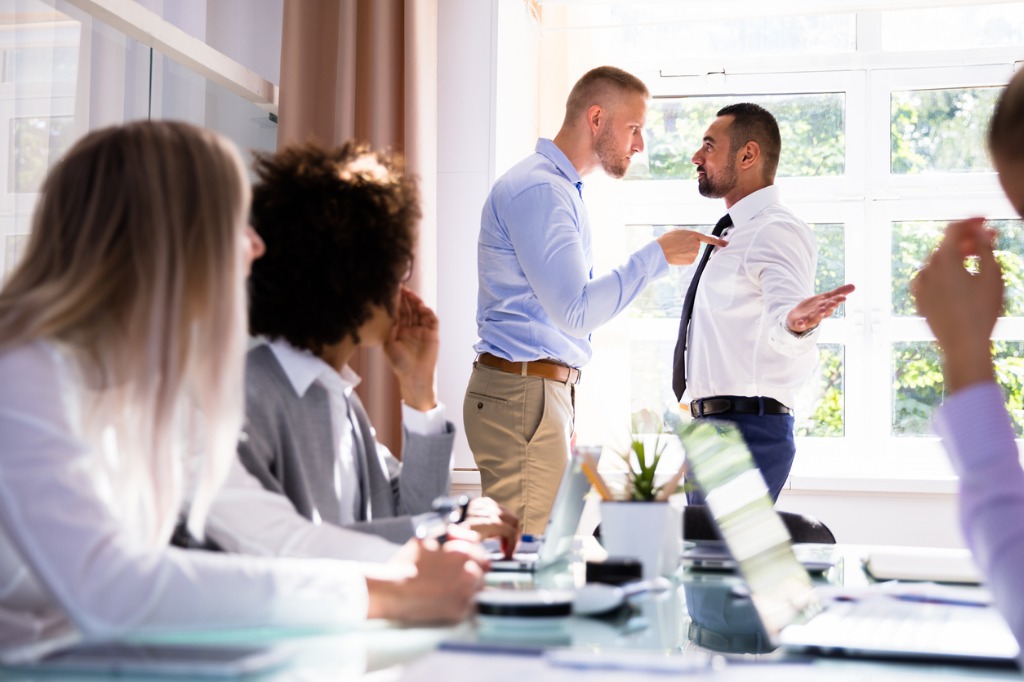 Two employees with clashing personalities, egos and opinions get into a conflict at work.