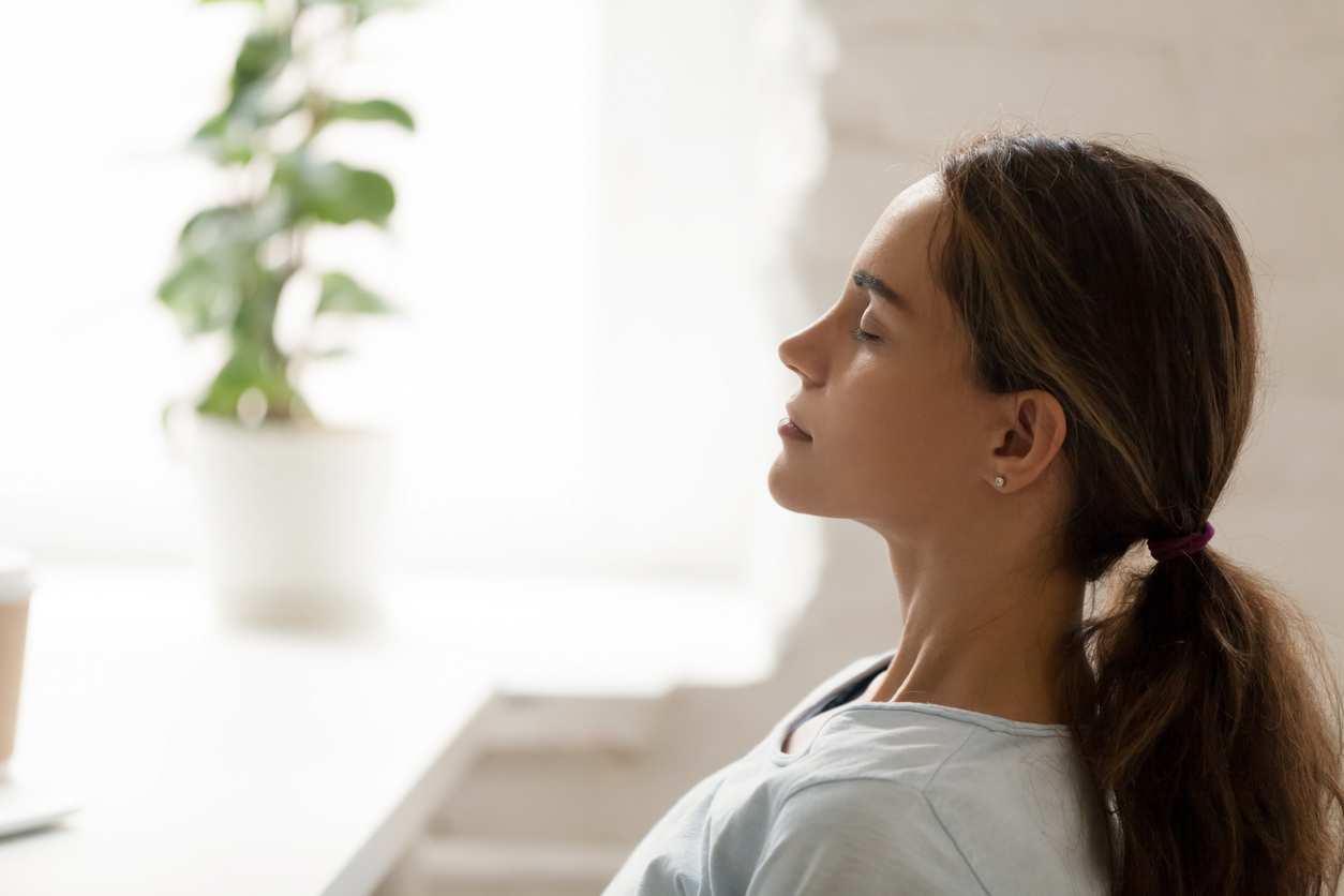 An employee relaxing to help support mental health in the workplace.